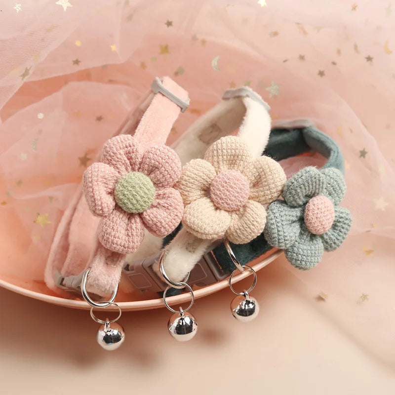 Cute Knitted Flower Cat Collar with Bell - Adjustable and Decorative Pet Accessory